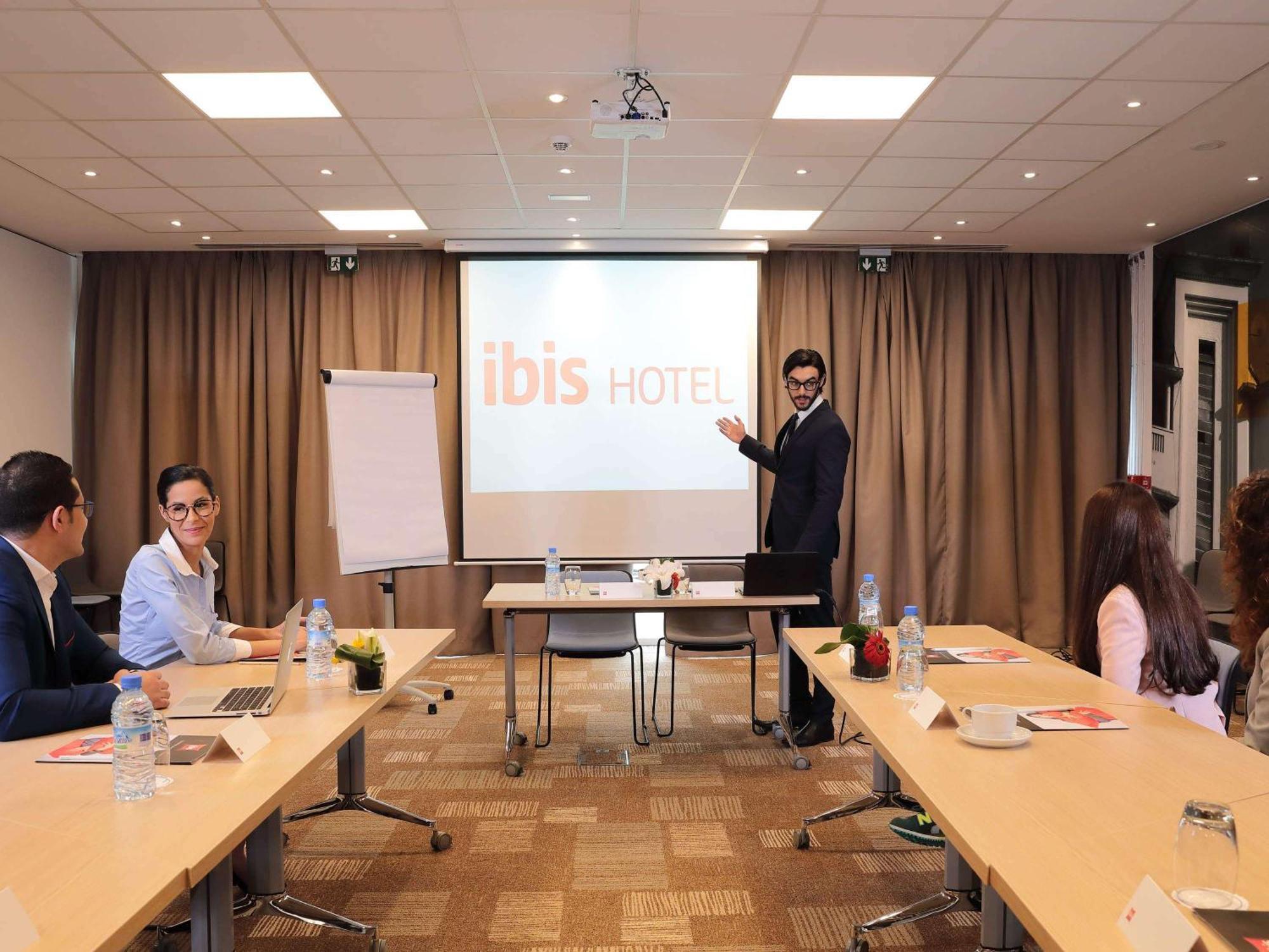 Hotel Ibis Casablanca Sidi Maarouf Exterior foto