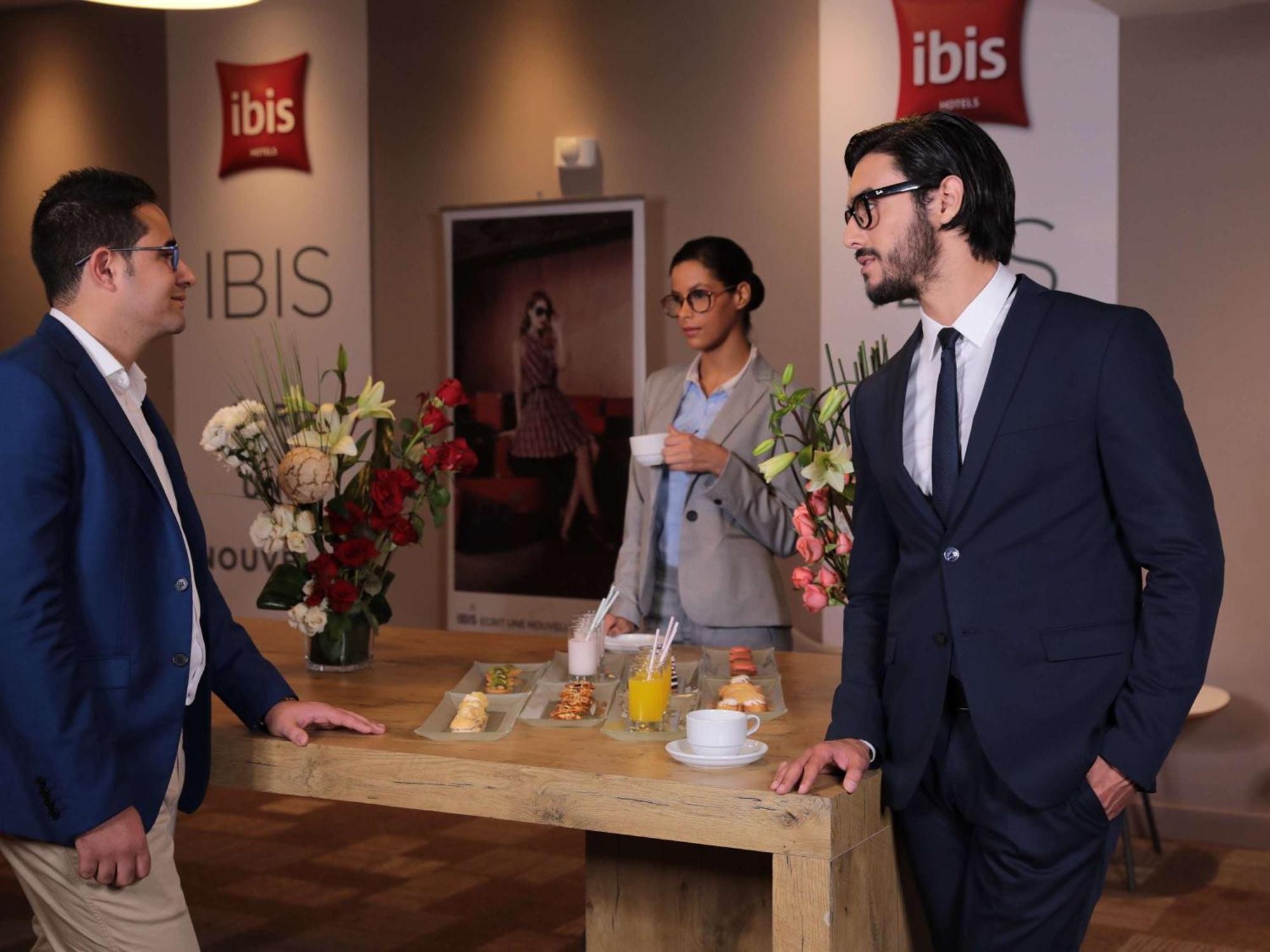 Hotel Ibis Casablanca Sidi Maarouf Exterior foto