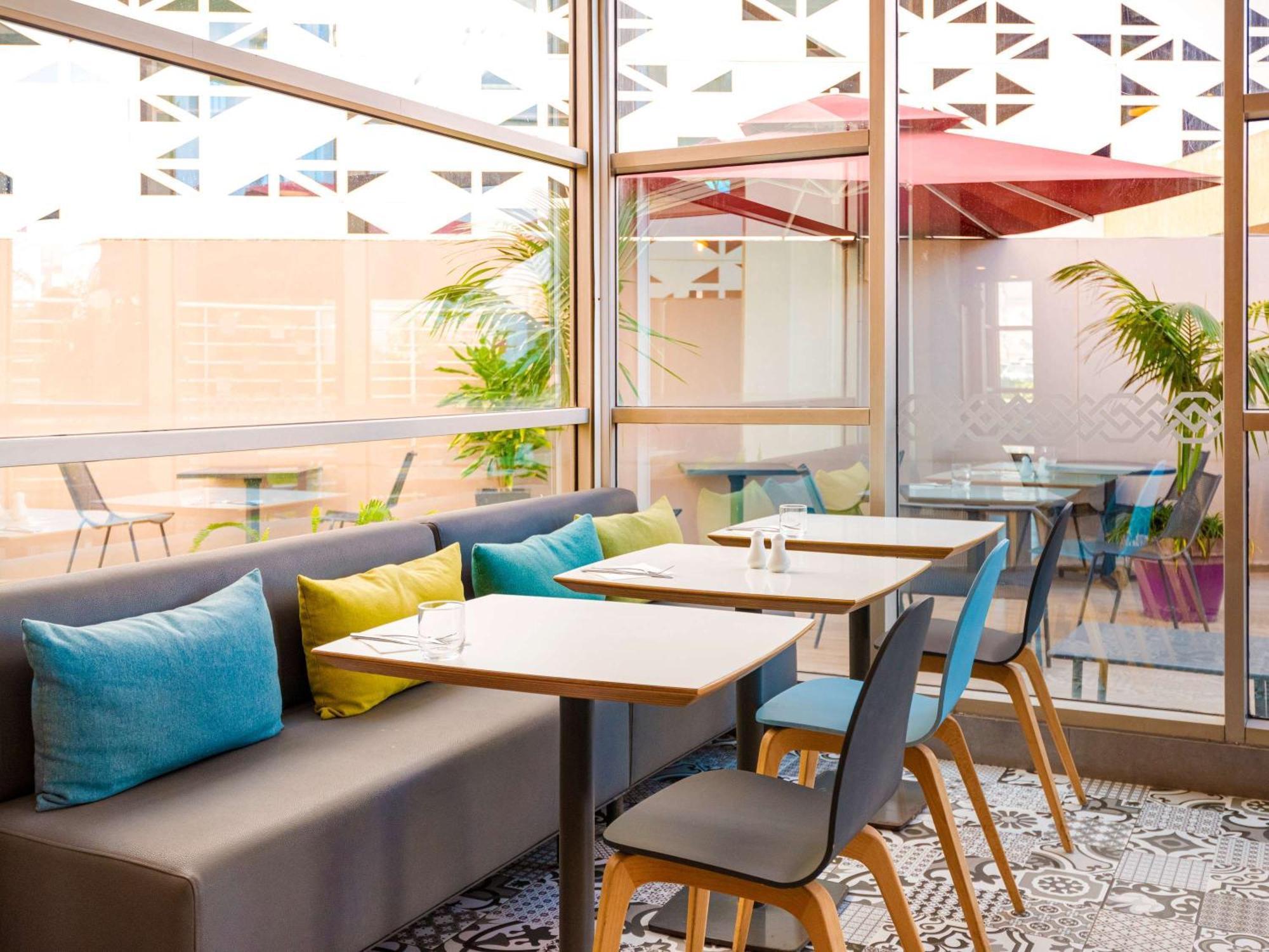 Hotel Ibis Casablanca Sidi Maarouf Exterior foto